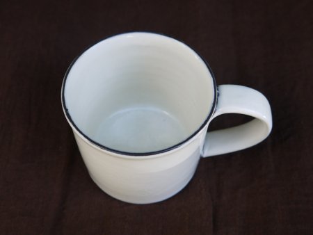白のマグカップ